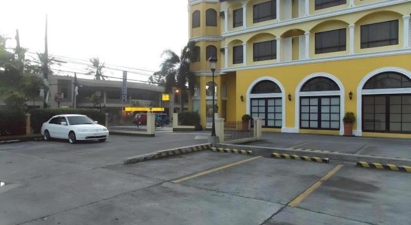 Planta Centro Bacolod Hotel & Residences Exterior foto